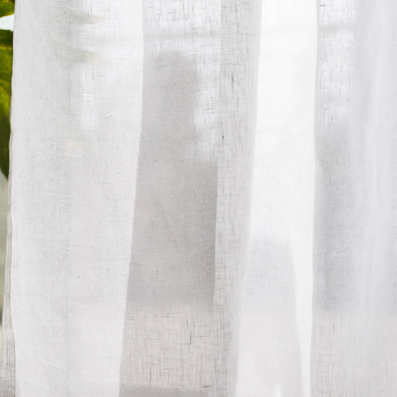 ANTWERP - 100% Belgian Linen Sheer Curtains - WhiteAntwerp collection, featuring 100% Belgian linen, woven in one of the six Belgium Linen factory in Belgium with 150 years of linen weaving history.Material: 100% BelDecorPassionsANTWERP - 100% Belgian Linen Sheer Curtains - White